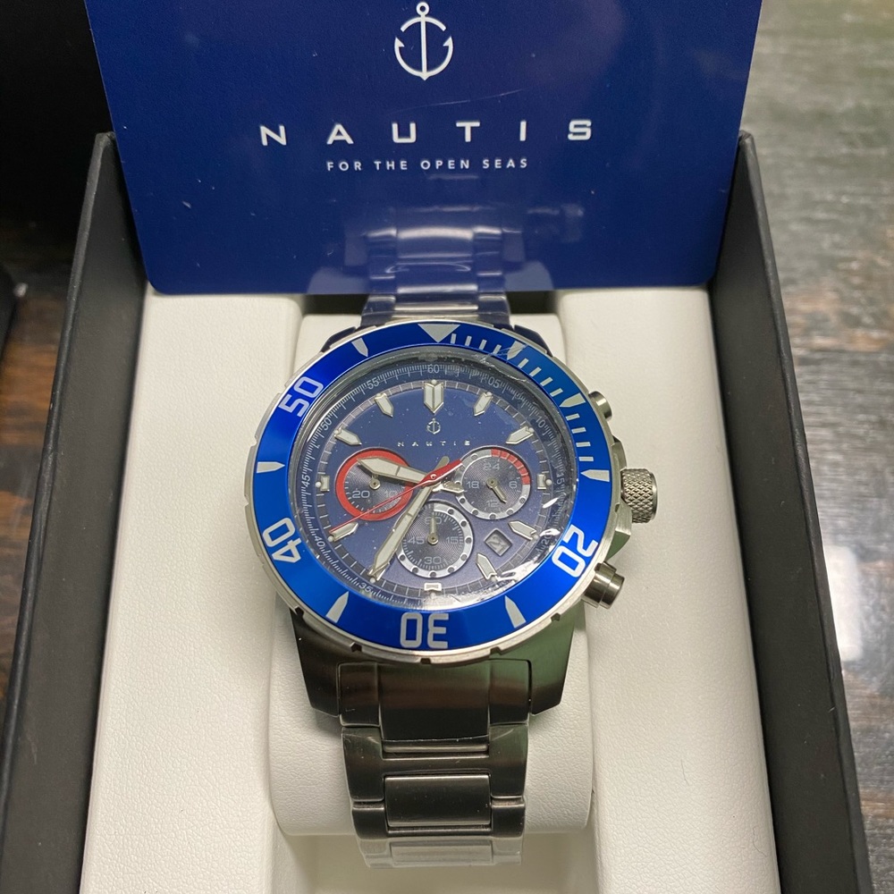 NAUTIS 17065-D watch